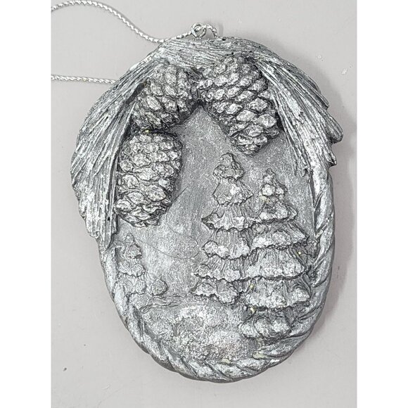 Set Of 4‎ Silver Tone Christmas Holiday Ornaments With Pinecones & Deer Design - Picture 5 of 8